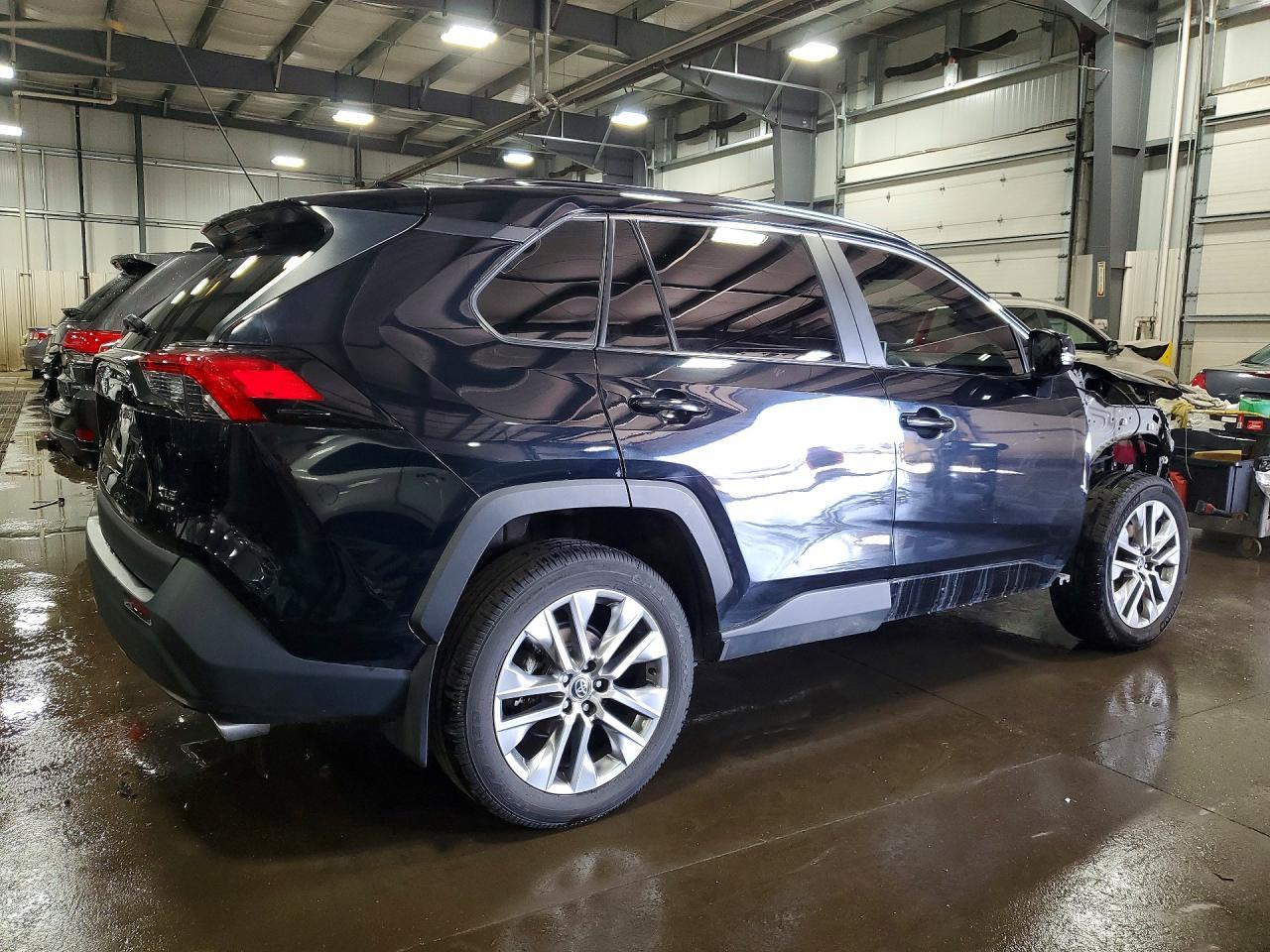 2023 Toyota Rav4 Xle Premium - Фото 3