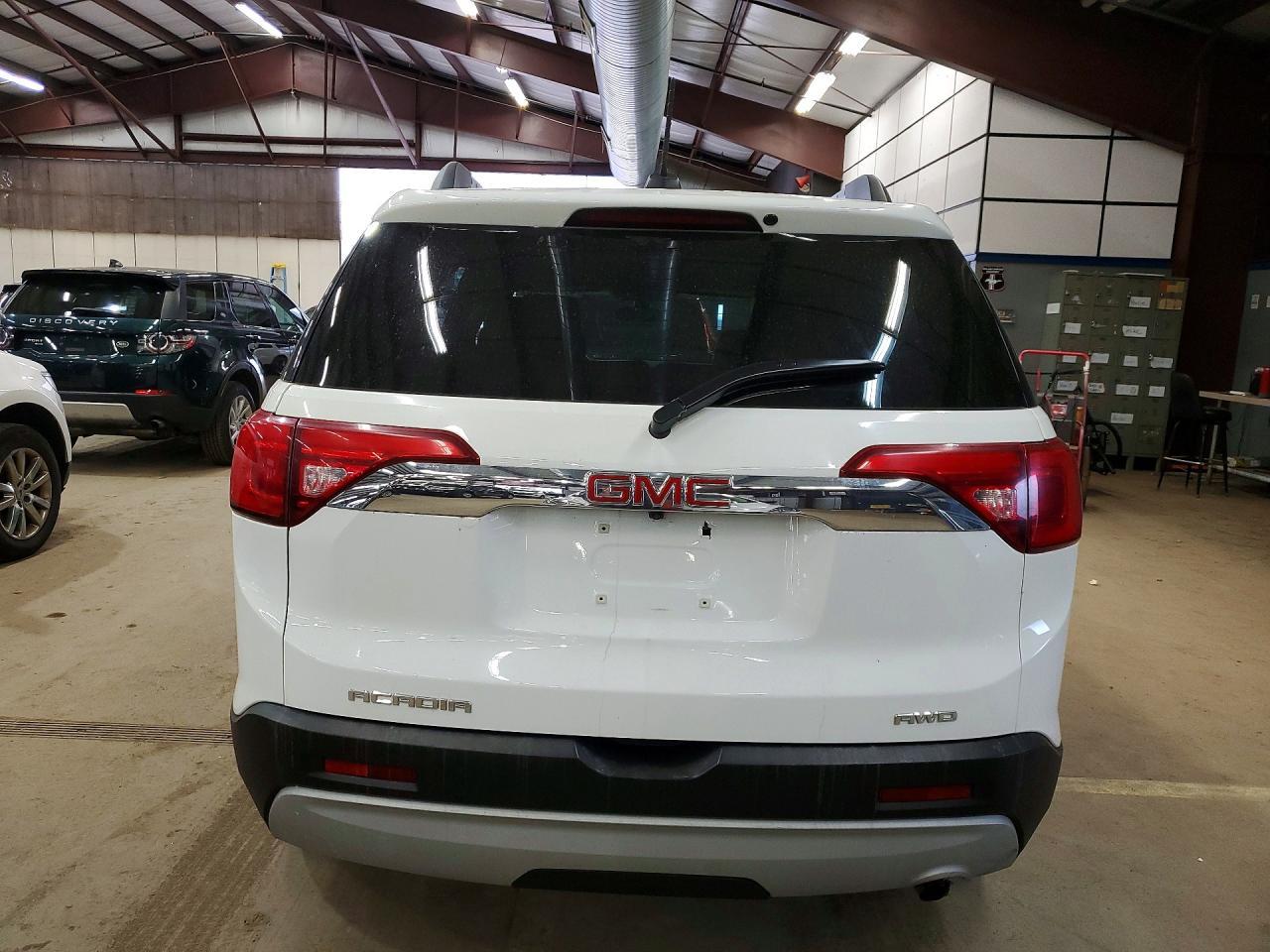 2017 GMC Acadia Sle - Image 6