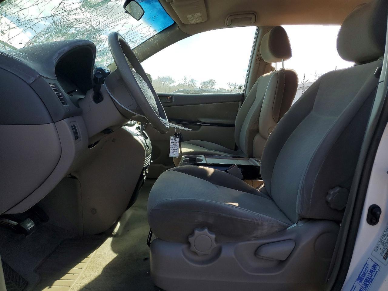 2004 Toyota Sienna Le 8 Passenger - Фото 7