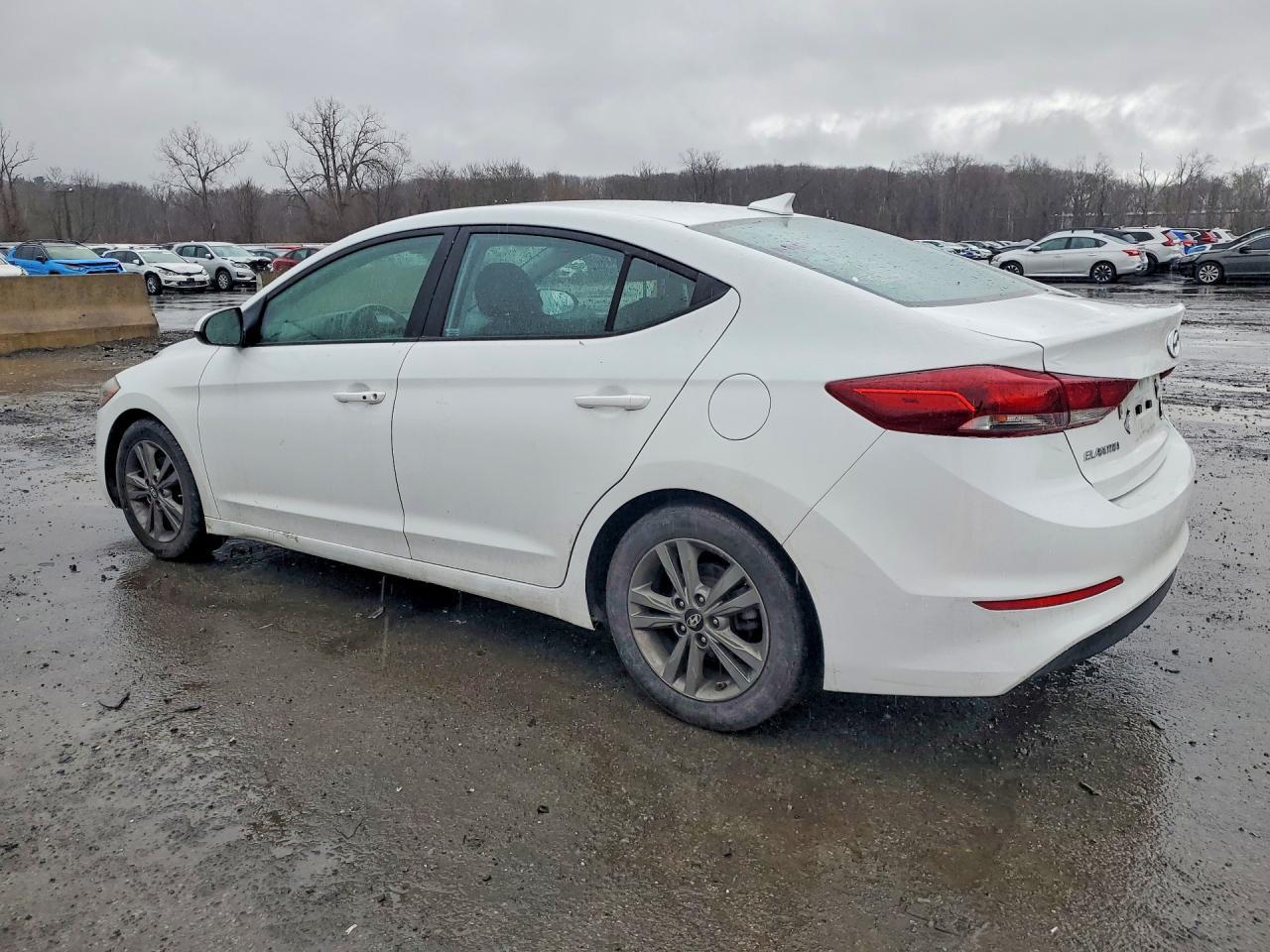 2018 Hyundai Elantra Value Edition - Image 2