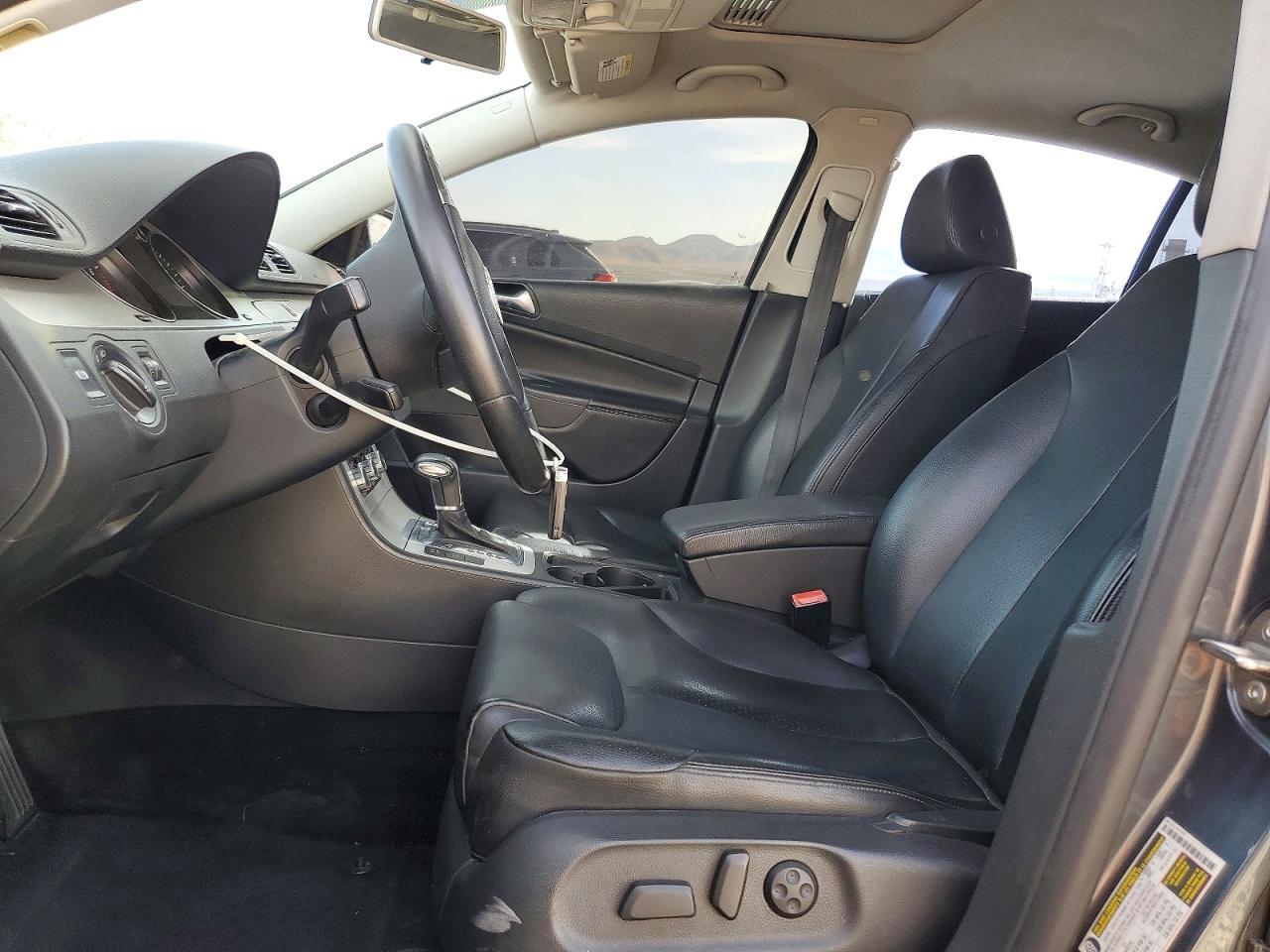 2010 Volkswagen Passat Komfort - Фото 7