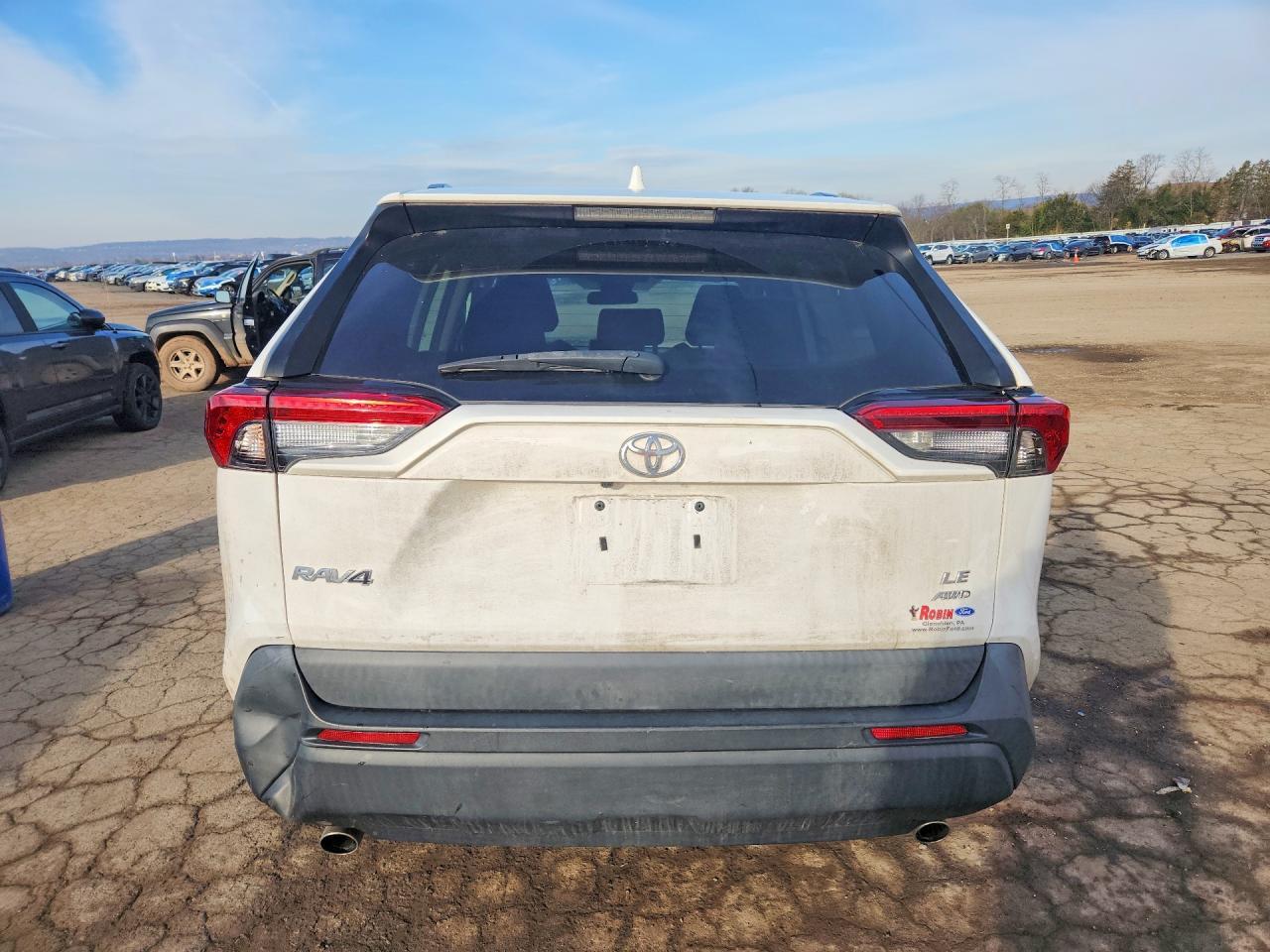 2020 Toyota Rav4 Le - Фото 6