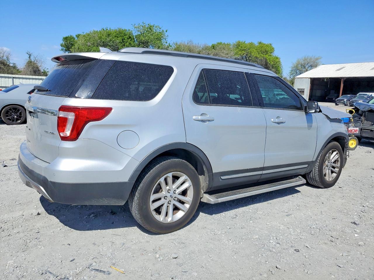 2016 Ford Explorer Xlt - Image 3