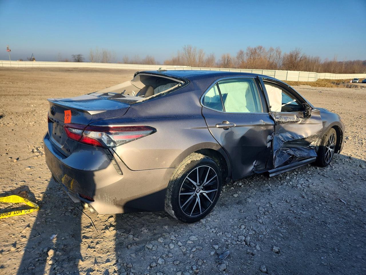 2023 Toyota Camry Se - Image 3