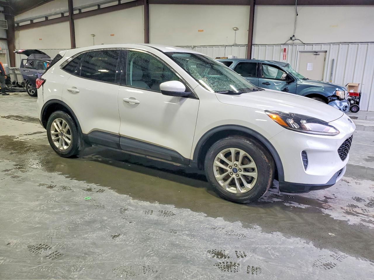2021 Ford Escape - Фото 4