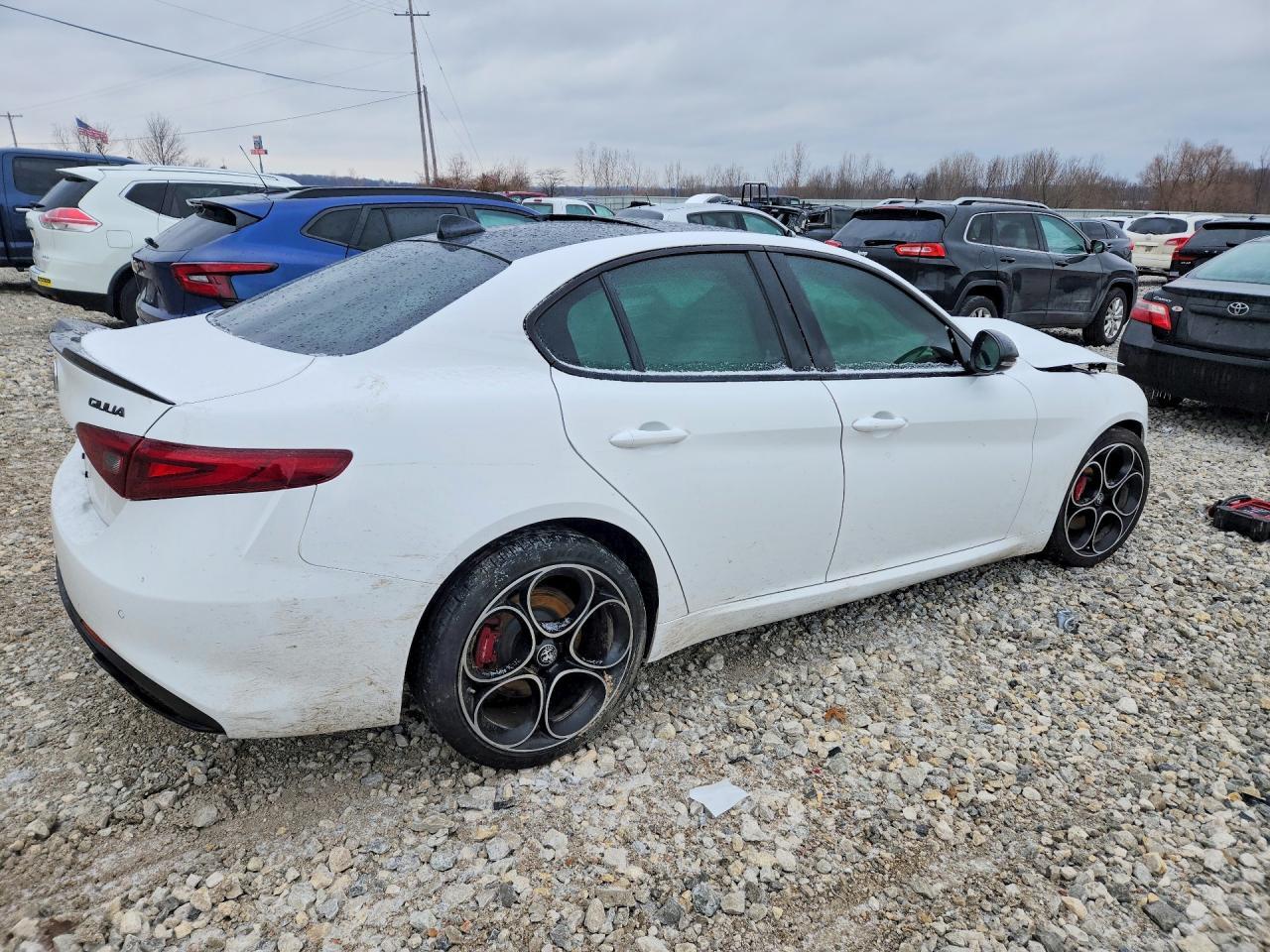 2020 Alfa Romeo Giulia Ti - Image 3