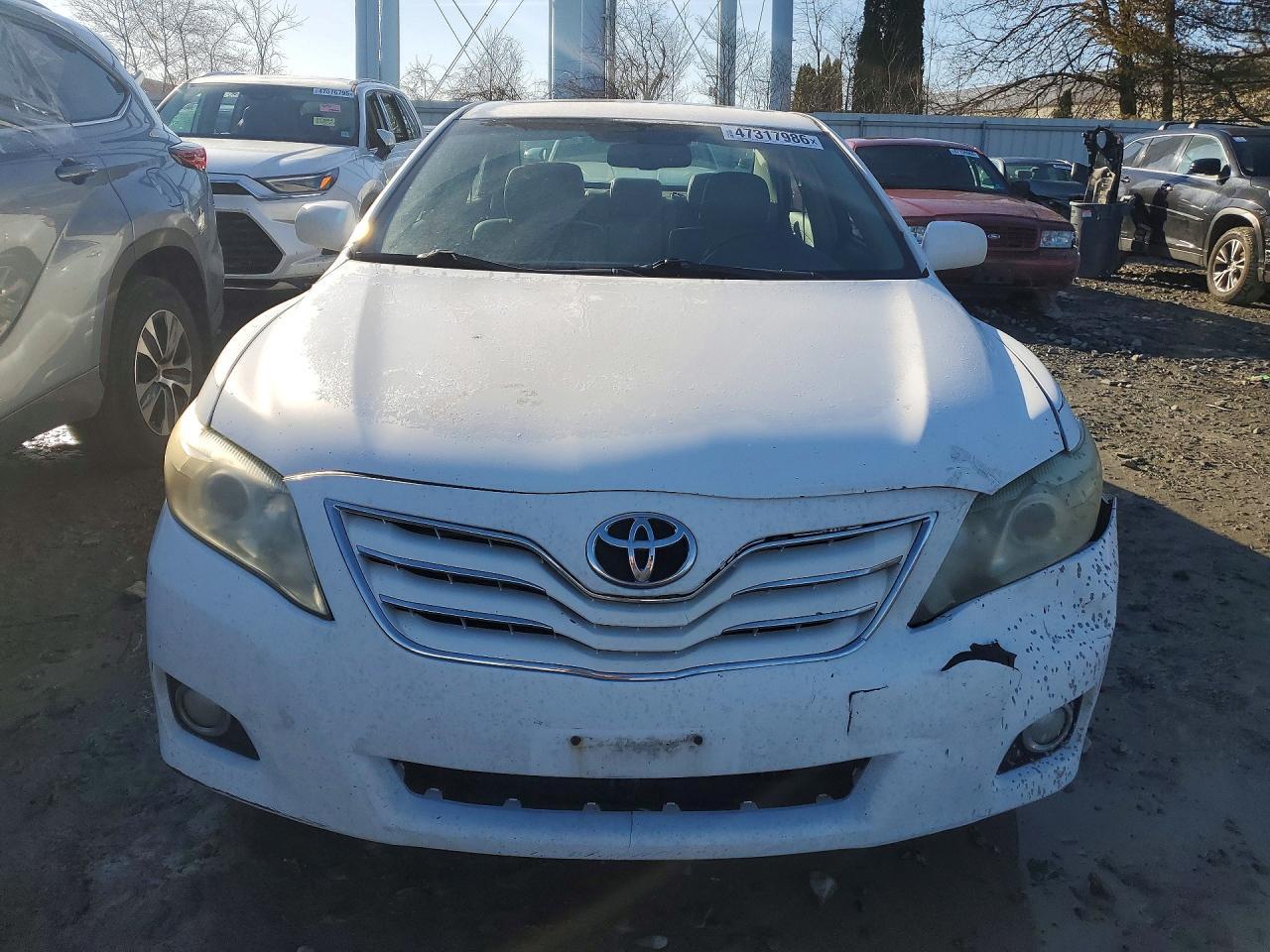 2011 Toyota Camry Xle V6 - Image 5