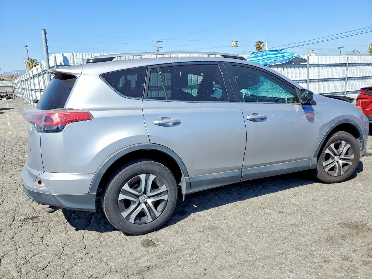 2017 Toyota Rav4 Le - Фото 3