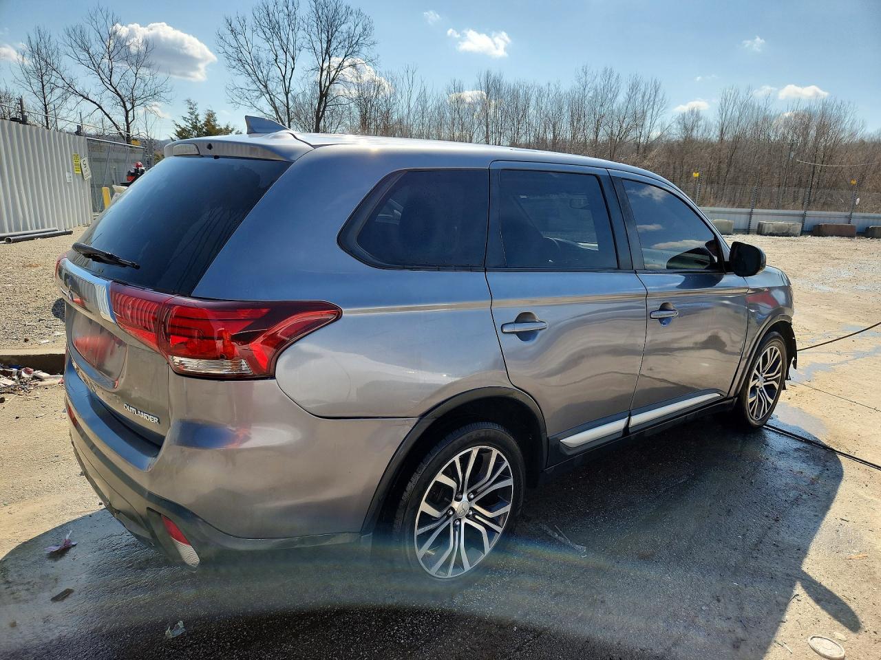 2018 Mitsubishi Outlander Es - Image 3