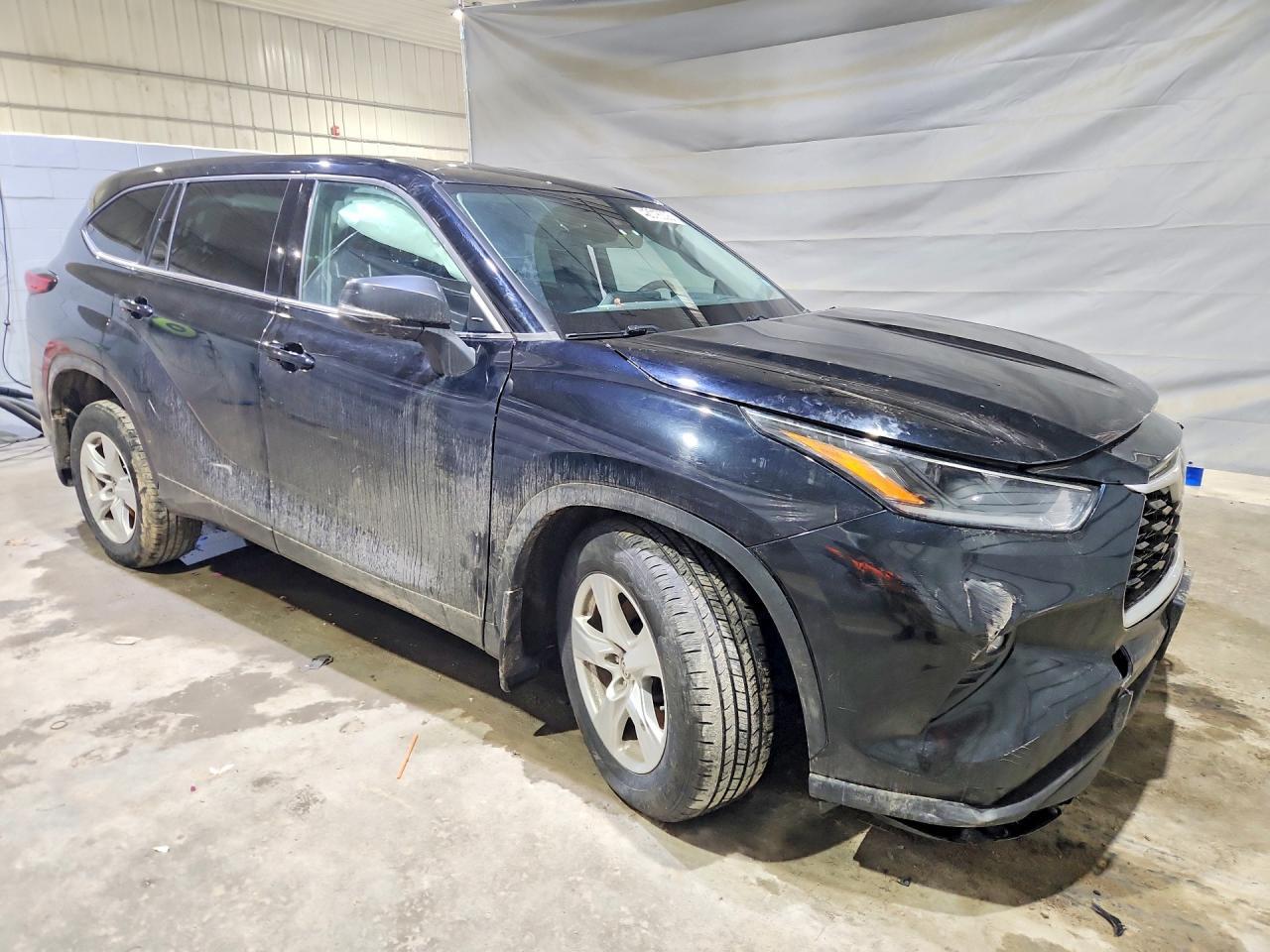 2021 Toyota Highlander Le - Image 4