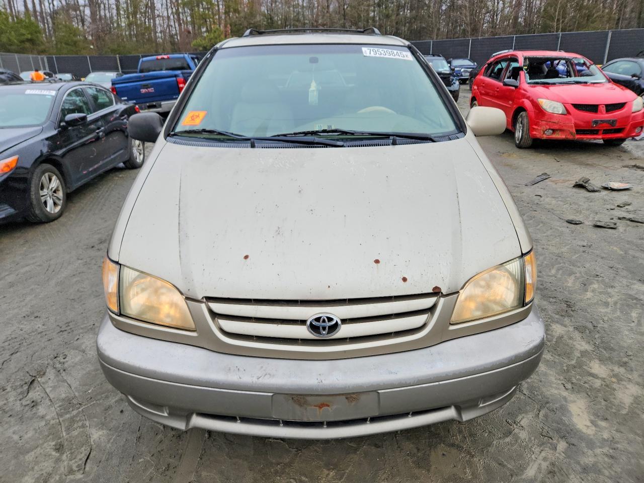 2003 Toyota Sienna - Image 5