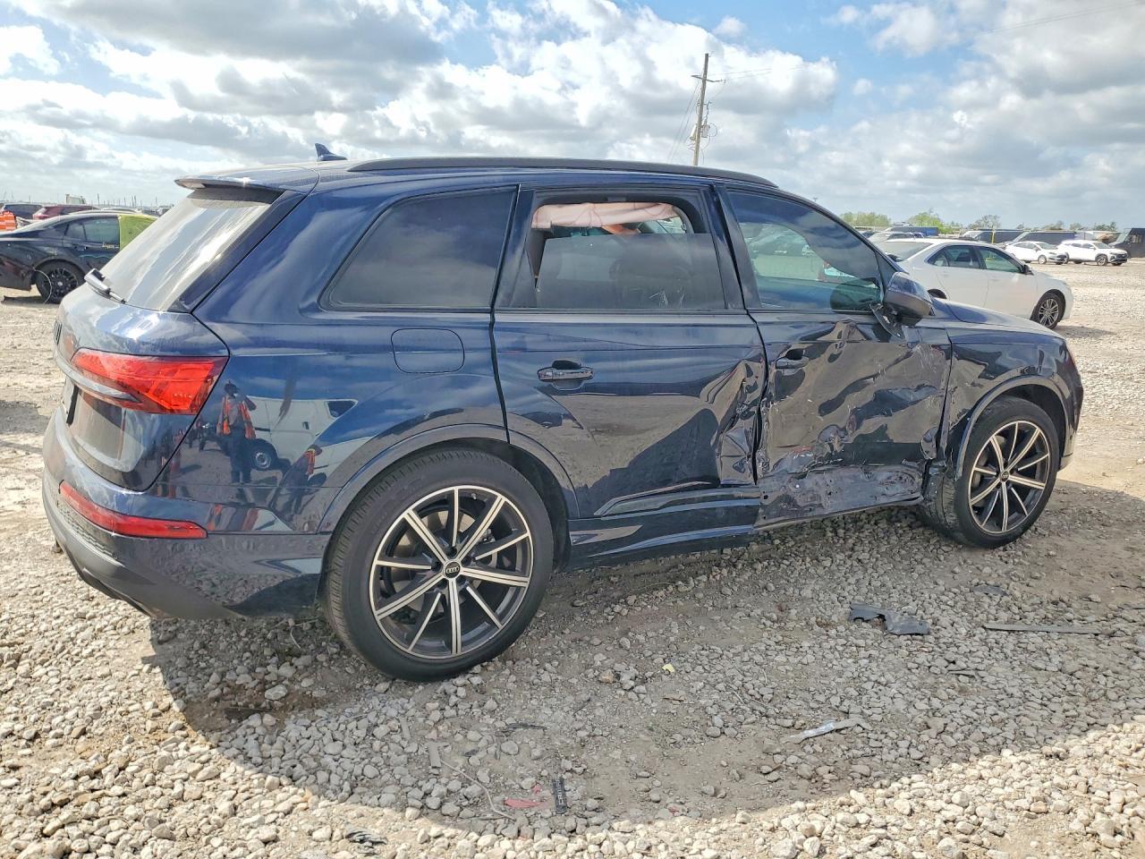 2025 Audi Q7 Premium Plus - Фото 3