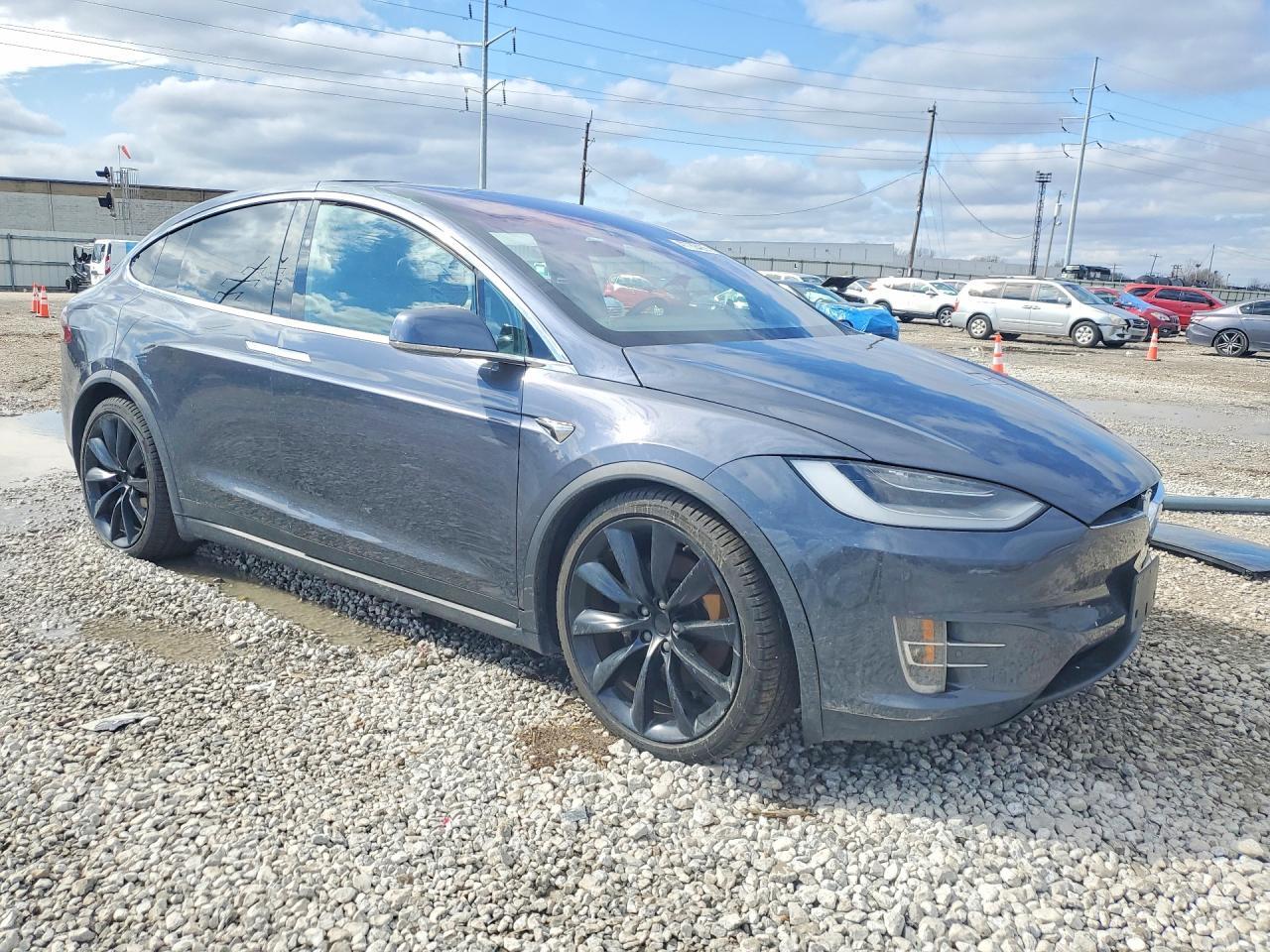 2020 Tesla Model X - Фото 4