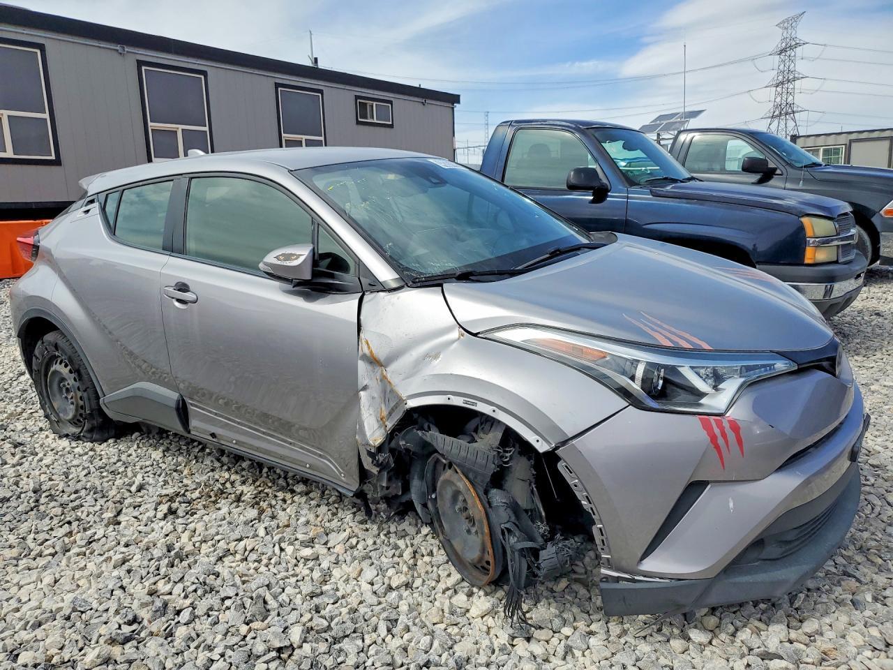 2019 Toyota C-Hr Le - Image 4