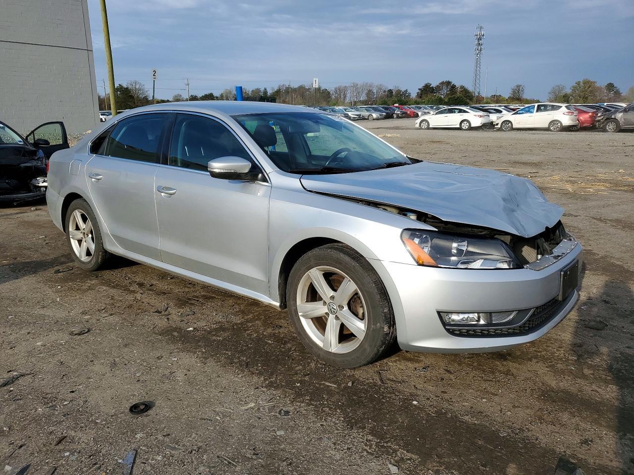 2015 Volkswagen Passat S - Фото 4