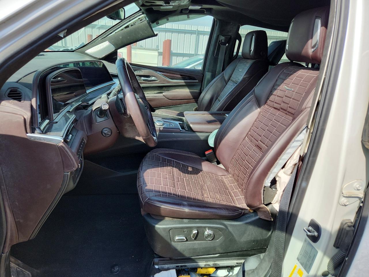 2021 Cadillac Escalade Premium Luxury Platinum - Image 7