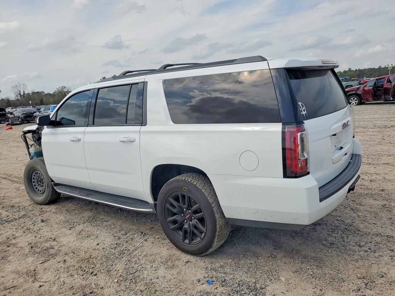 2019 GMC Yukon Xl K1500 Slt - Фото 2