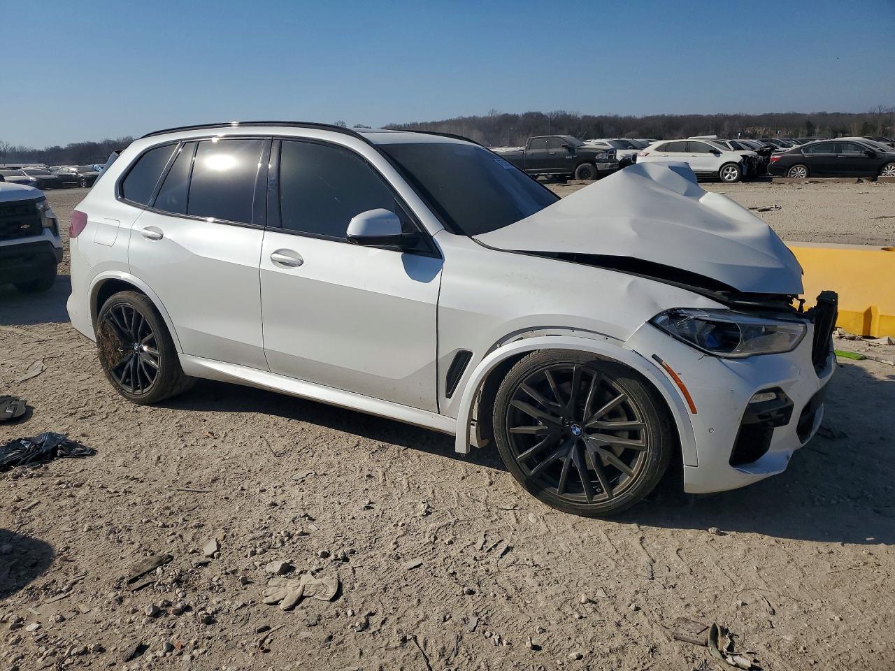 2020 BMW X5 M50I - Фото 4