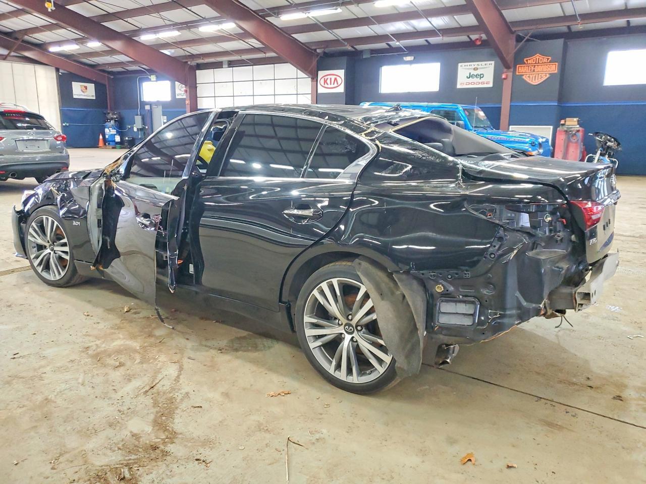2018 Infiniti Q50 3.0T Luxe - Фото 2