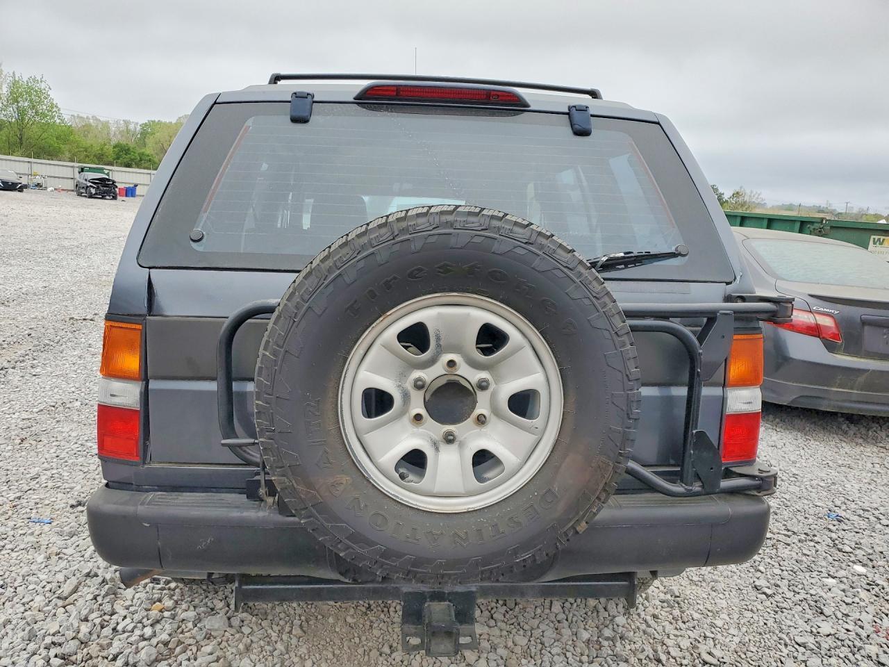 1995 Nissan Pathfinder Xe - Image 6