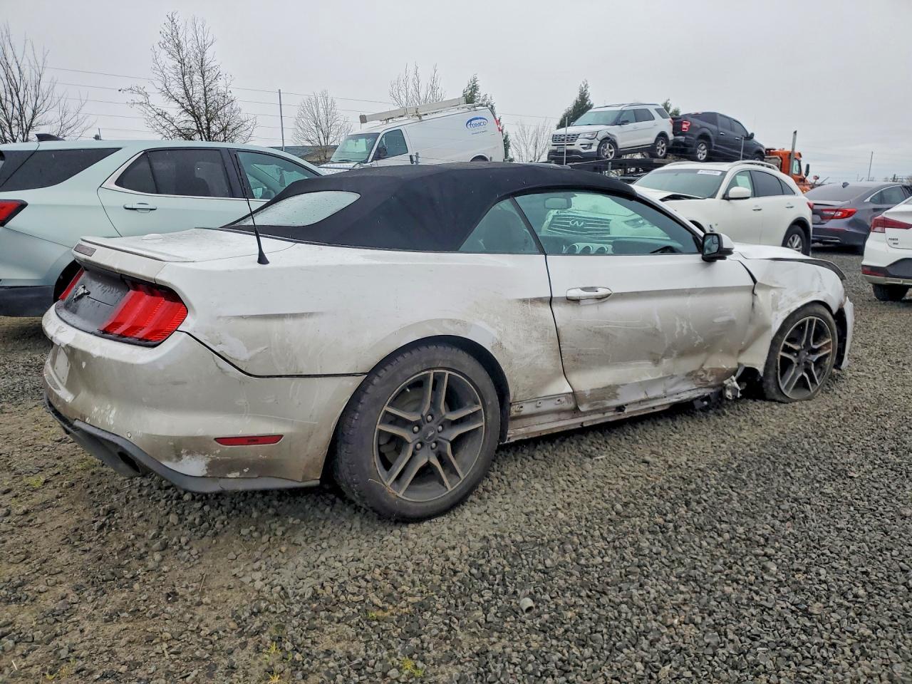2020 Ford Mustang - Фото 3