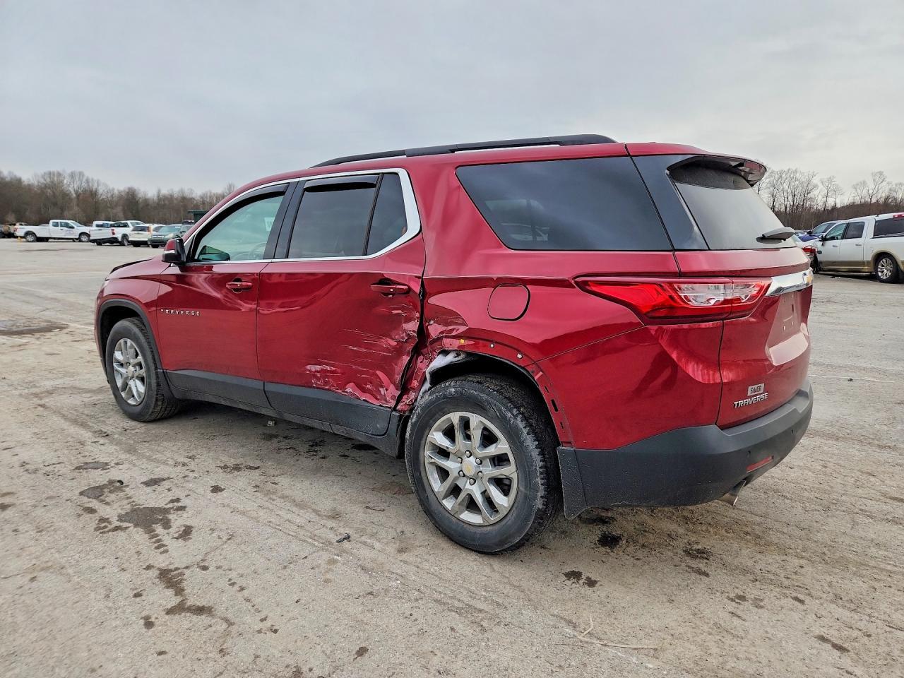 2021 Chevrolet Traverse - Фото 2