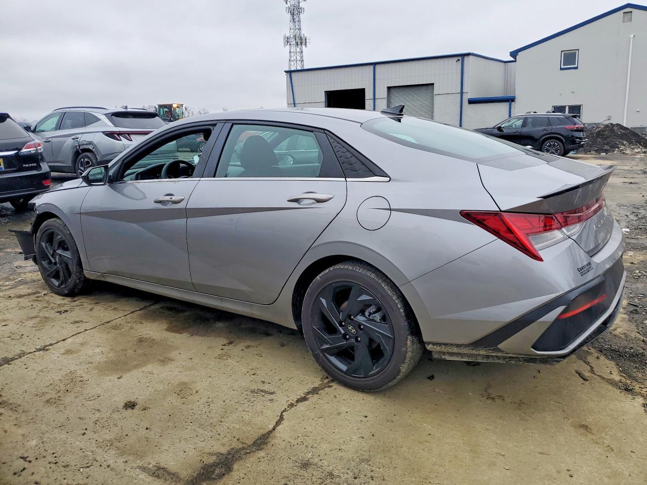 2026 Hyundai Elantra Sel Sport Premium - Image 2