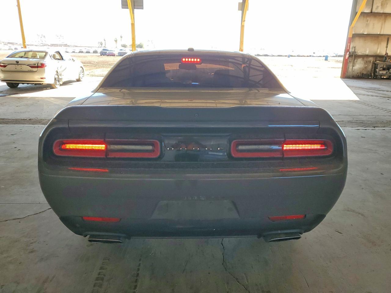 2018 Dodge Challenger R - Image 6