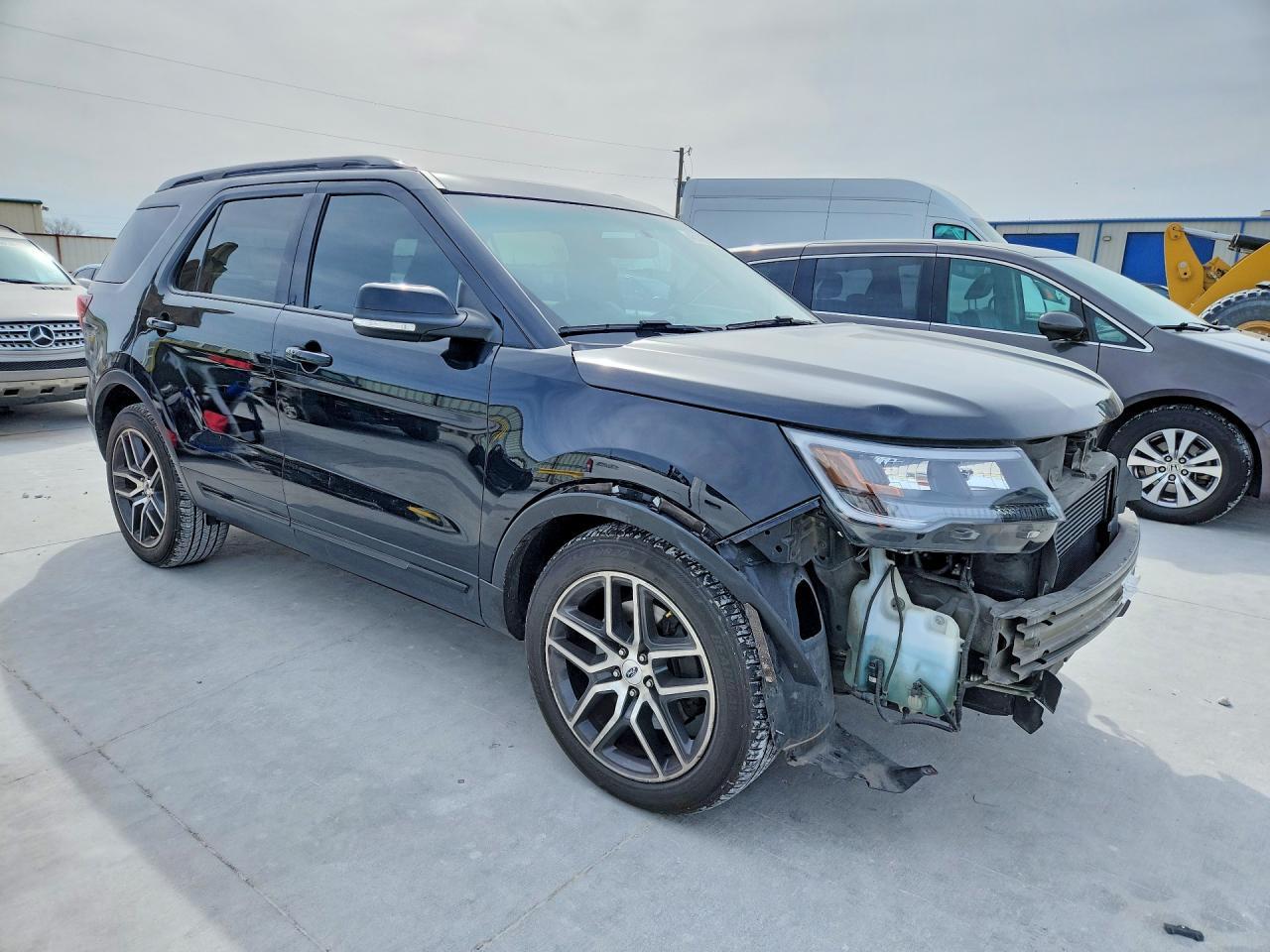 2016 Ford Explorer Sport - Фото 4