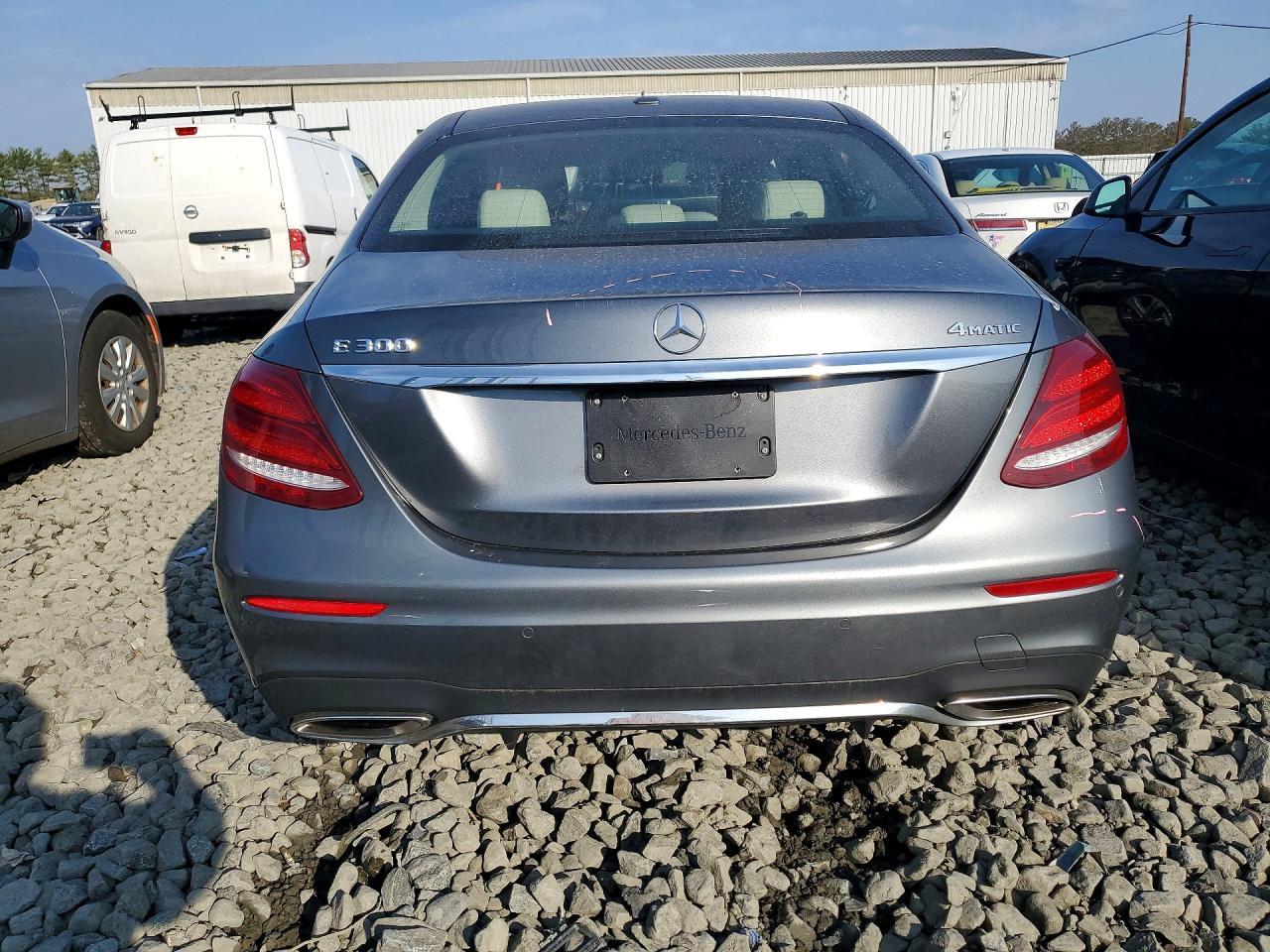 2018 Mercedes-Benz E 300 4Matic - Фото 6