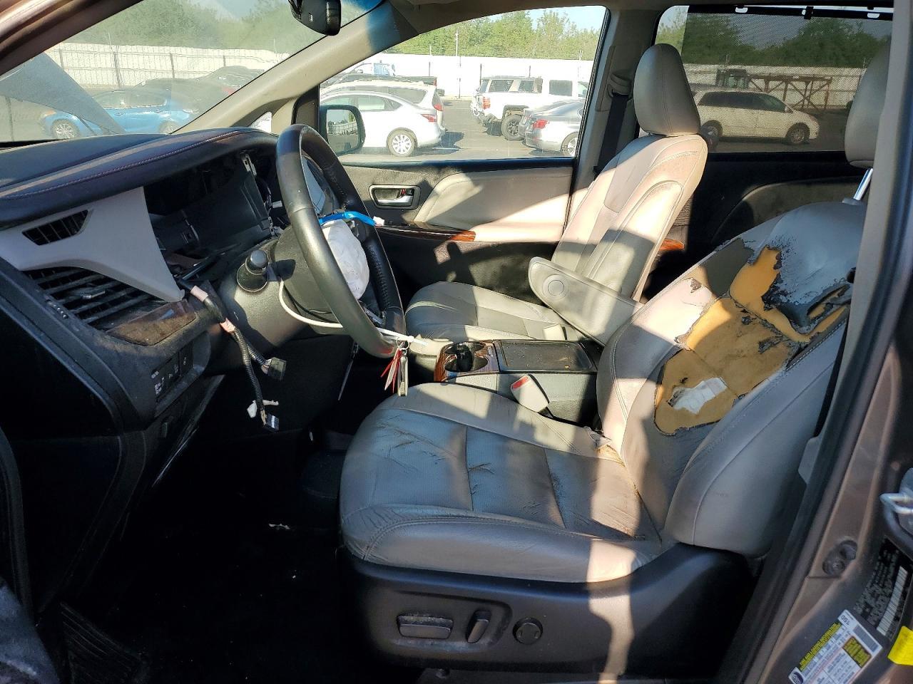 2016 Toyota Sienna Limited 7-Passenger - Фото 7