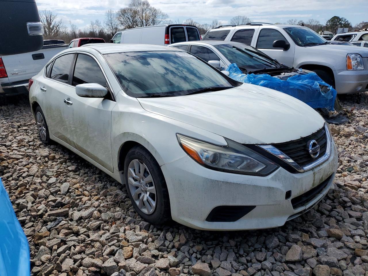 2018 Nissan Altima - Image 4