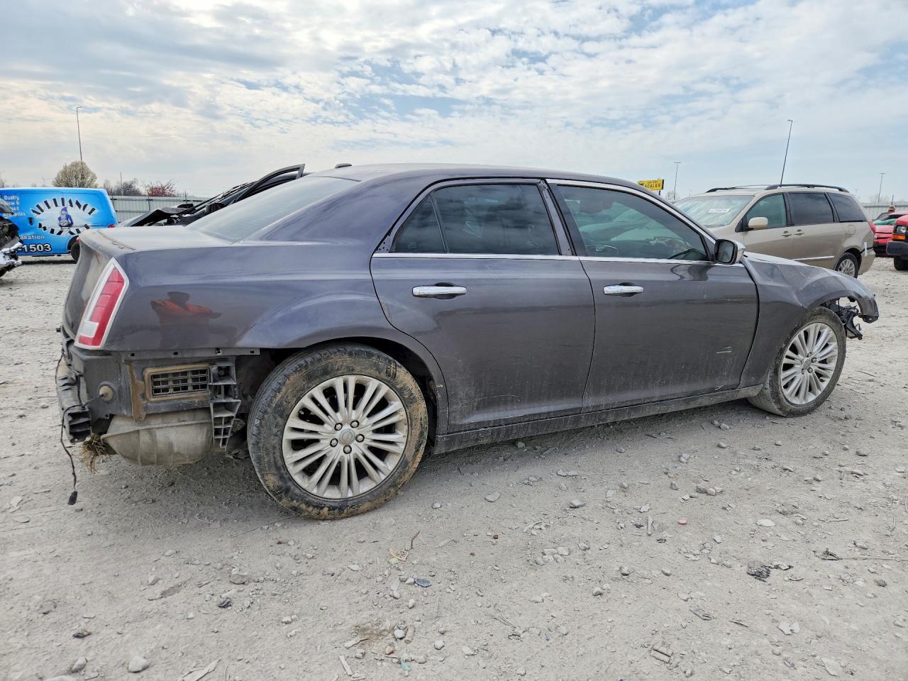 2014 Chrysler 300C - Image 3
