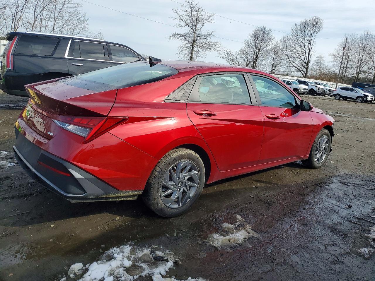 2024 Hyundai Elantra Hybrid Blue - Image 3