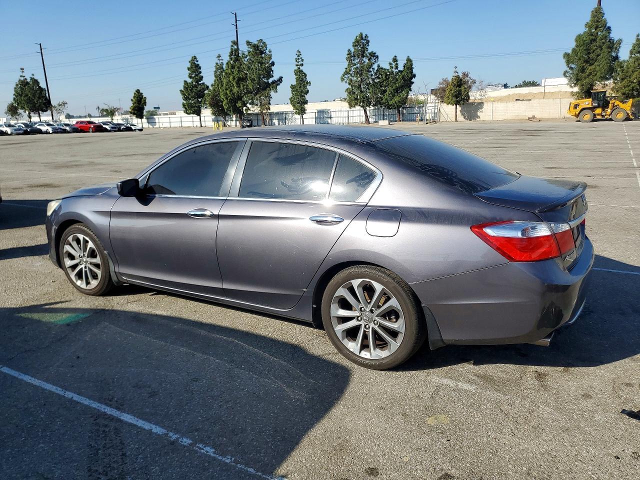 2015 Honda Accord Sport - Фото 2