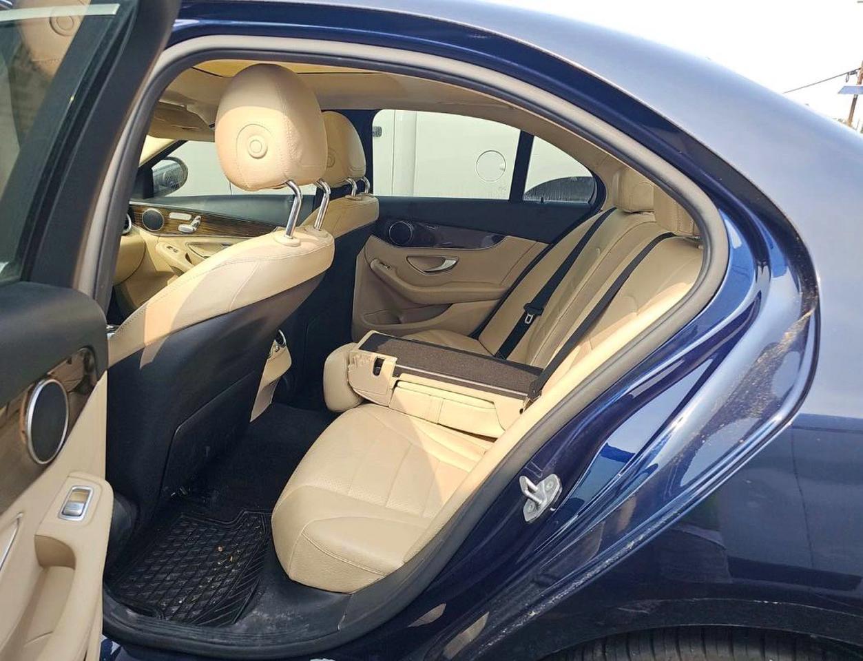 2017 Mercedes-Benz C 300 4Matic - Image 5
