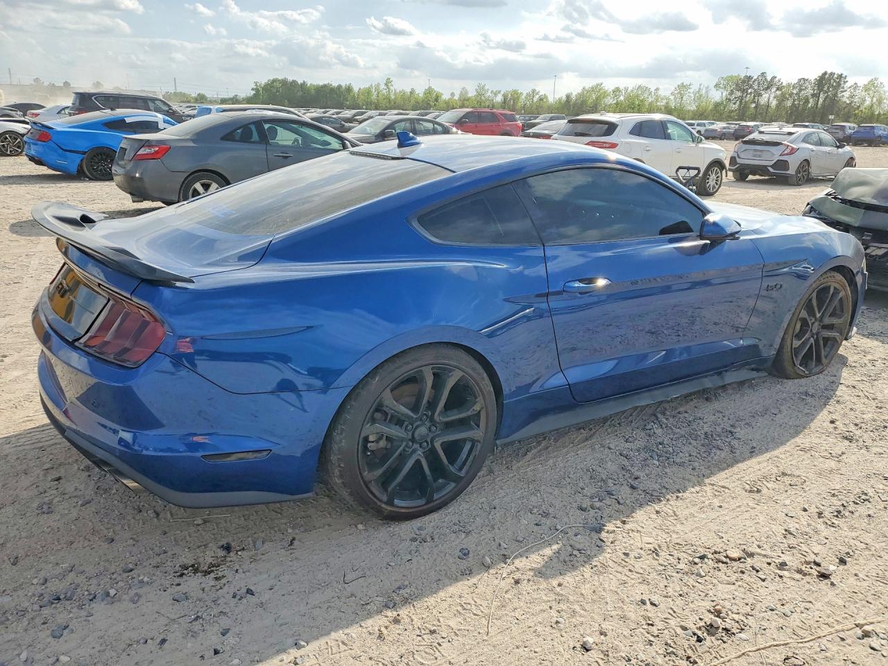 2022 Ford Mustang Gt - Image 3