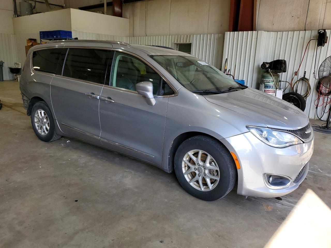 2020 Chrysler Pacifica Touring L - Фото 4