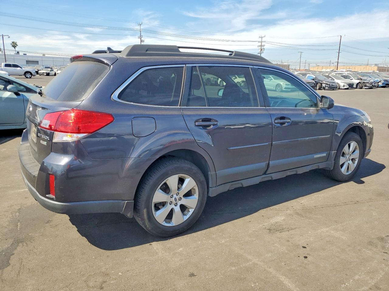2012 Subaru Outback 2.5I Limited - Image 3
