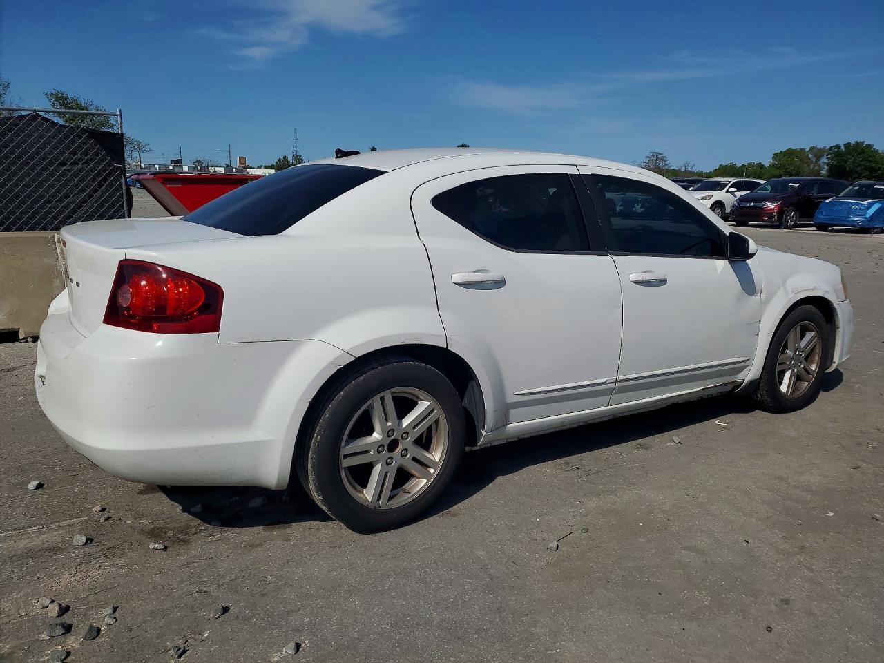 2012 Dodge Avenger Sxt - Фото 3