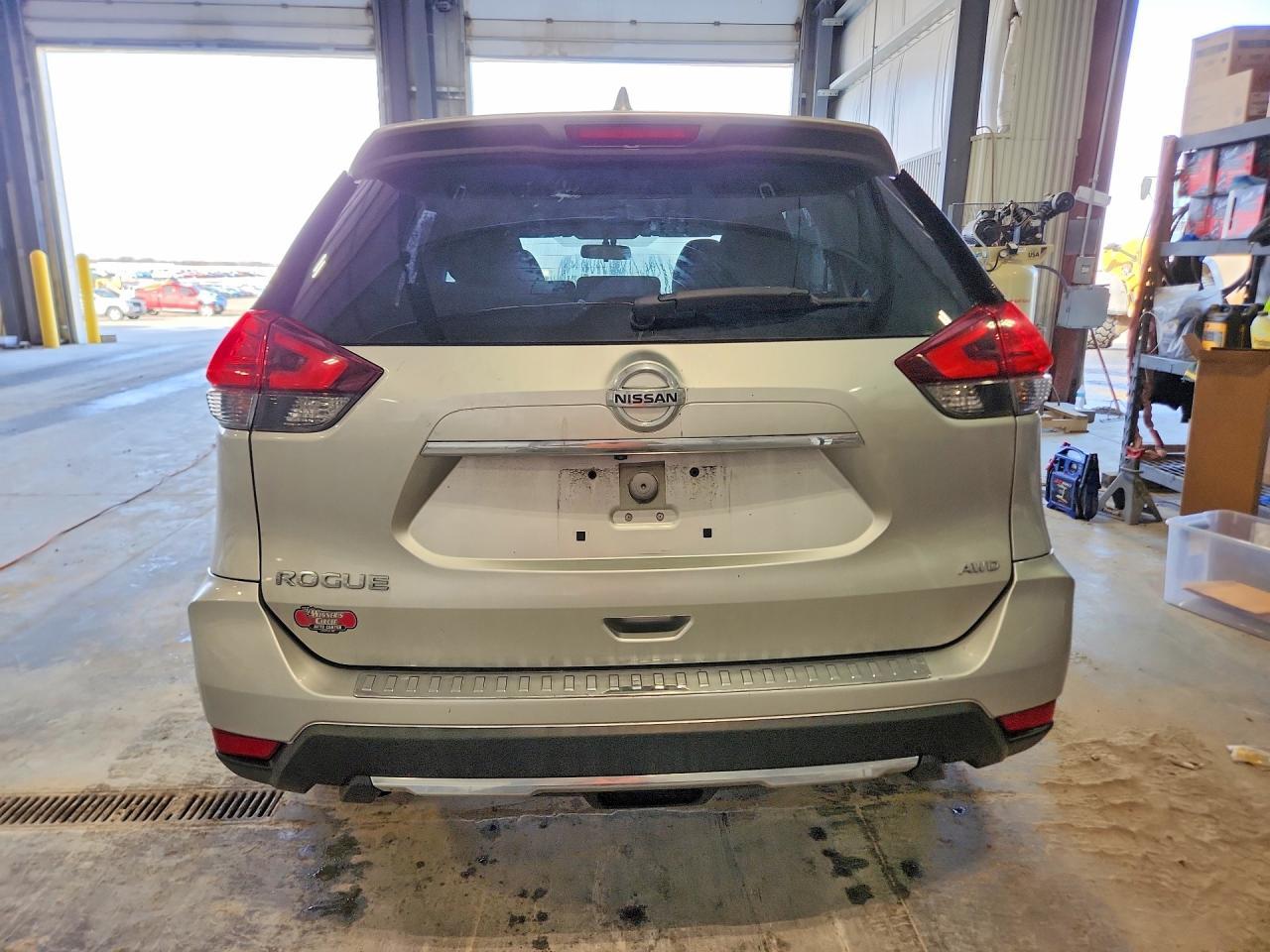 2017 Nissan Rogue S - Фото 6