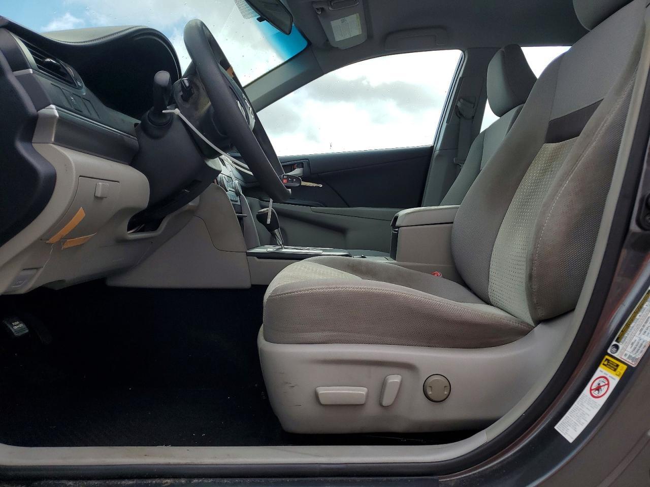 2014 Toyota Camry Le - Фото 7