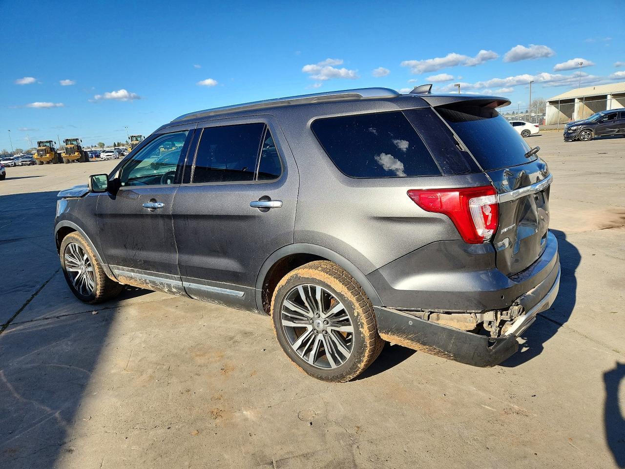 2016 Ford Explorer Platinum - Image 2