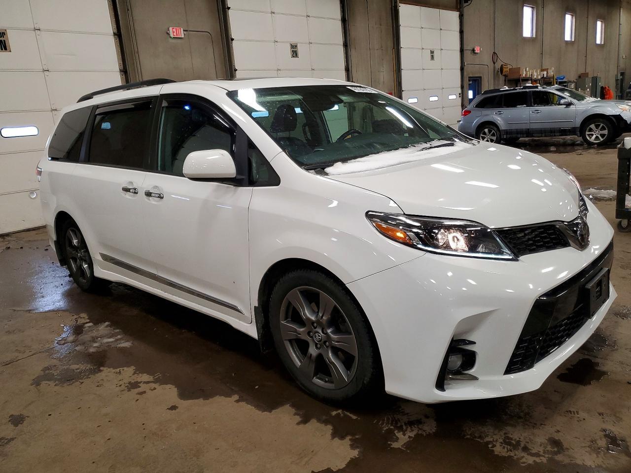 2020 Toyota Sienna Se 8-Passenger - Image 4