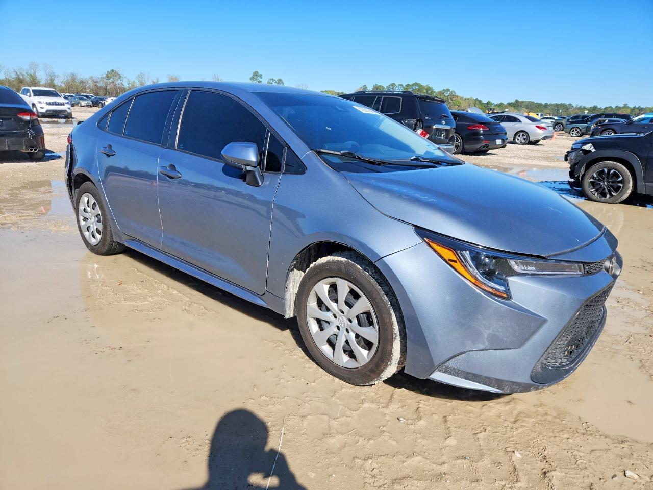 2022 Toyota Corolla Le - Image 4