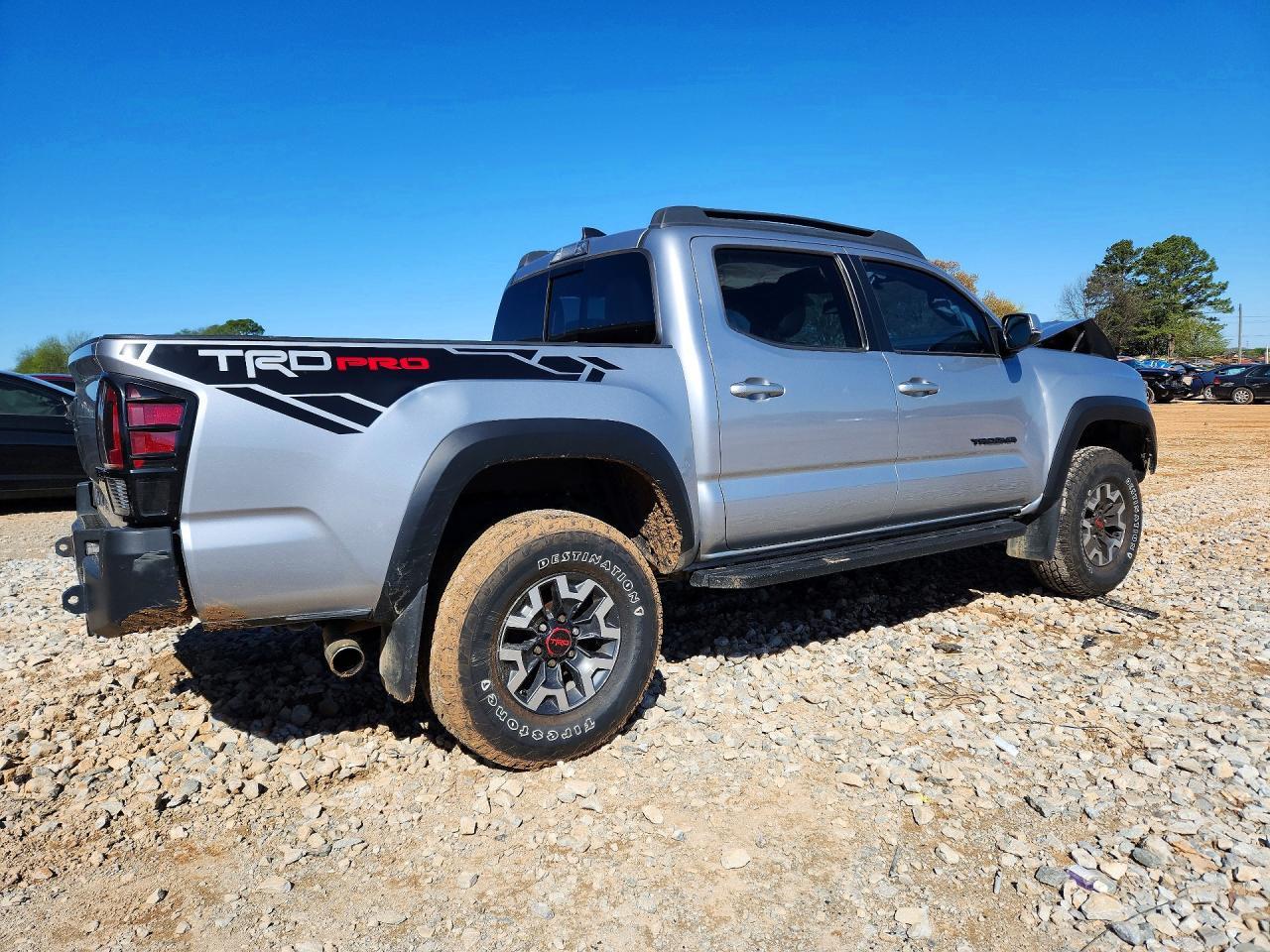 2017 Toyota Tacoma Trd Off-Road - Image 3