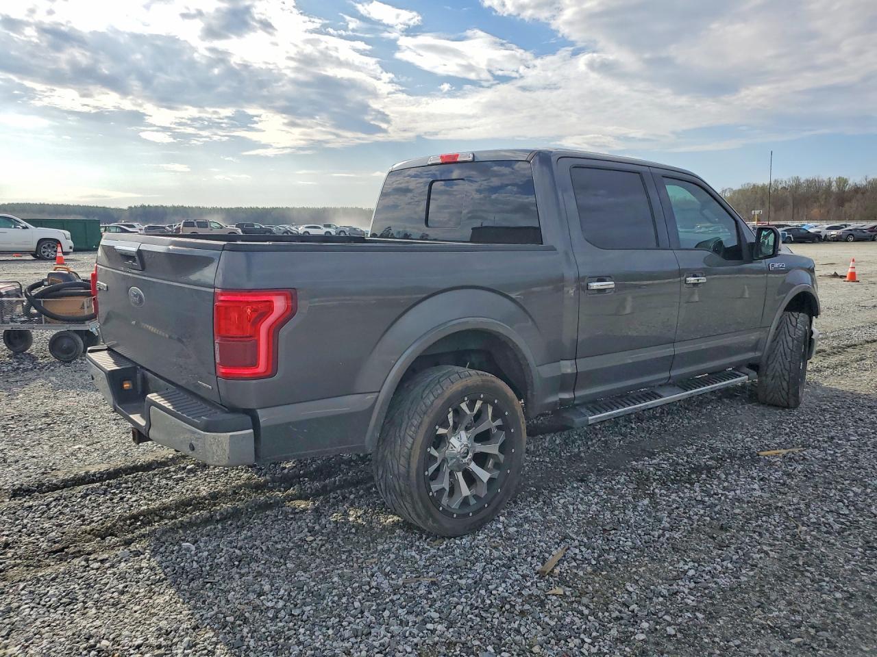 2016 Ford F150 Supercrew - Image 3