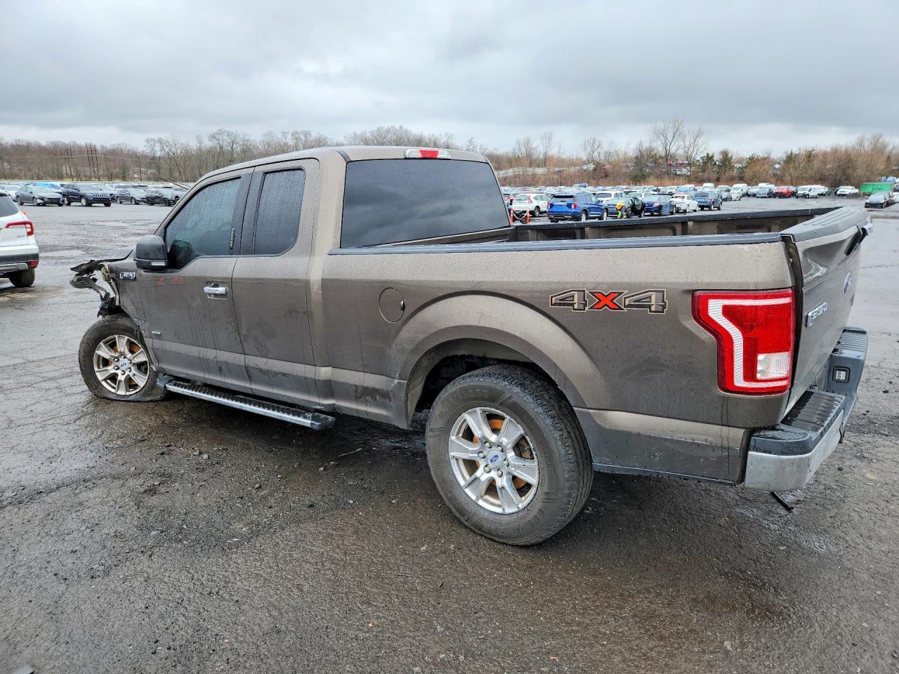 2015 Ford F150 Super Cab - Фото 2