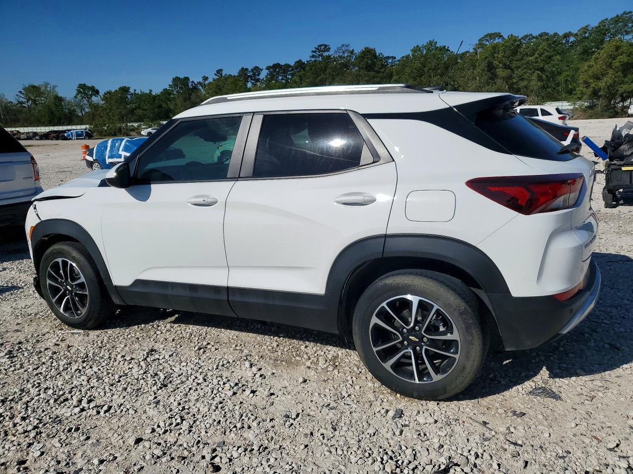 2024 Chevrolet Trailblazer Lt - Image 2