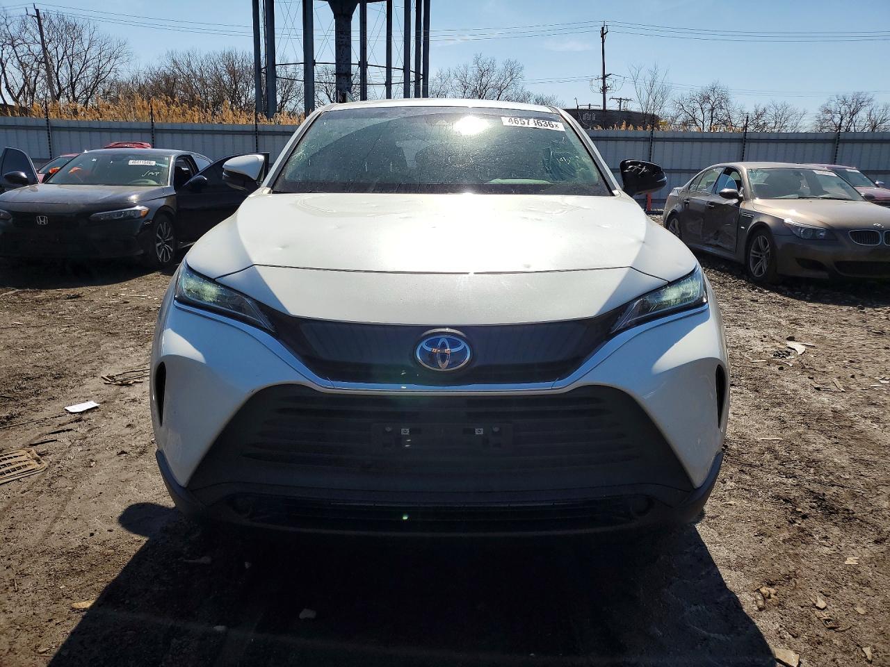 2022 Toyota Venza Le - Фото 5